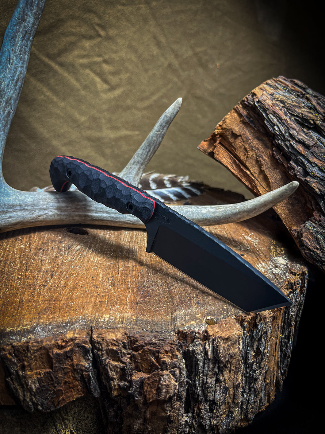 Coyote Tanto - Black/Red